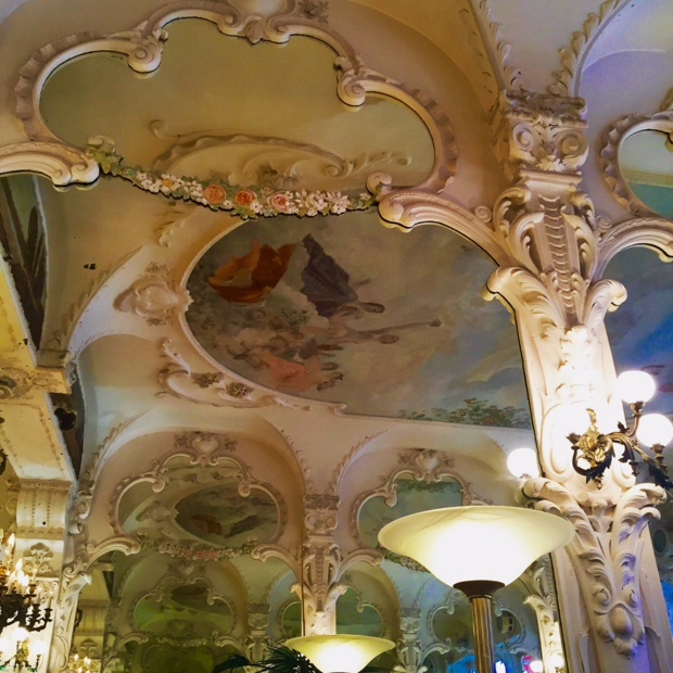 Le Grand Café de Moulins Le Grand Café de Moulins