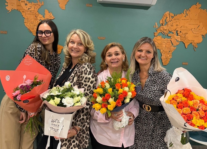 L'équipe de Voyages et Sens, autour de Valérie Level, sa fondatrice - Photo : Voyages et Sens L'équipe de Voyages et Sens, autour de Valérie Level, sa fondatrice - Photo : Voyages et Sens