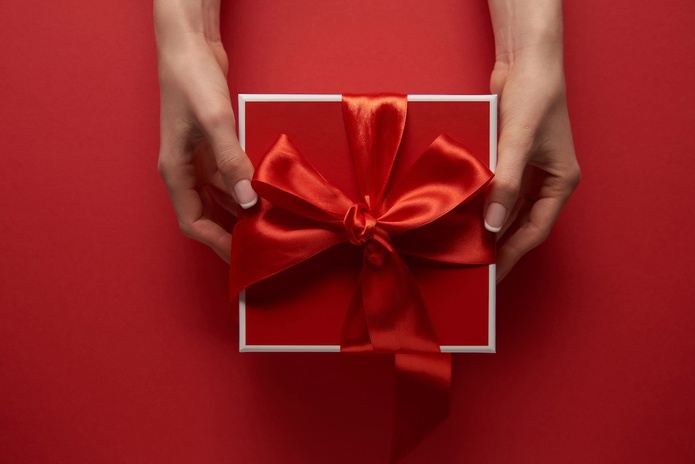 Wonderbox annonce l’acquisition d’Un Bon Maillot, spécialiste du coffret de maillot "mystère"- Depositphots.com @AntonMatyukha