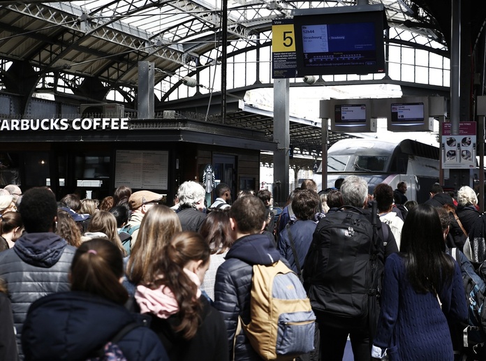 SNCF Voyageurs annonce avoir vendu 10 millions de billets - Depositphotos