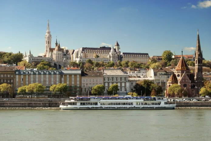 Croisère sur le Danube. © Deposit : danileon2 Croisère sur le Danube. © Deposit : danileon2