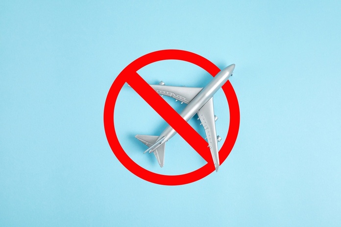 Des milliers de vols ont été annulés suite aux frappes américano-israéliennes et iraniennes au Moyen Orient - Depositphotos.com, Netrun78