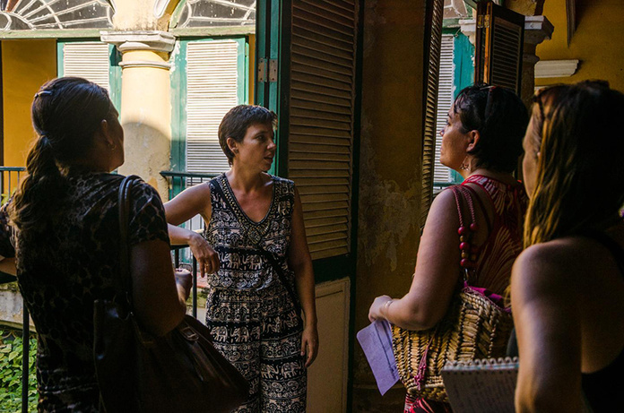 Echange à La Havane © Caraïbes Autrement