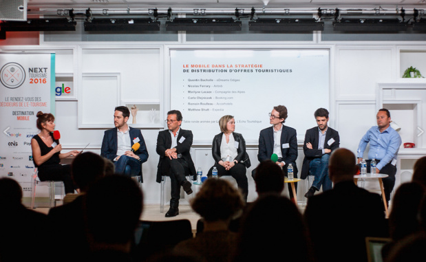 De gauche à droite, Linda Lainé (L'Echo Touristique), Matthew Shutt (Expedia), Carlo Olejniczak (Booking.com), Maryline Lacaze (Compagnie des Alpes), Quentin Bacholle (eDreams-Odigeo), Nicolas Ferrary (Airbnb), Romain Roulleau (Accorhotels) - Next Tourisme 2016. Crédit photo : Guillermo Gomez