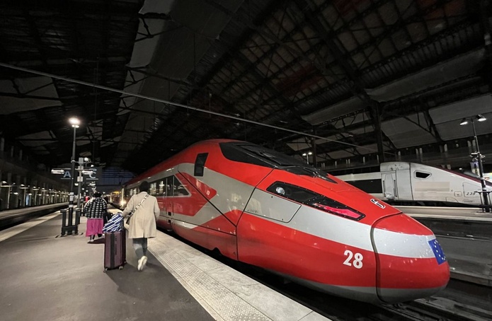 Au départ de la gare de Lyon, l'hiver, il fait encore nuit - Photo : PB Au départ de la gare de Lyon, l'hiver, il fait encore nuit - Photo : PB