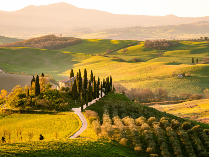 Tootbus Tuscany permet de voyager librement entre Florence, Pise, Sienne, Lucques et San Gimignano - DepositPhotos.com, onurcepheli