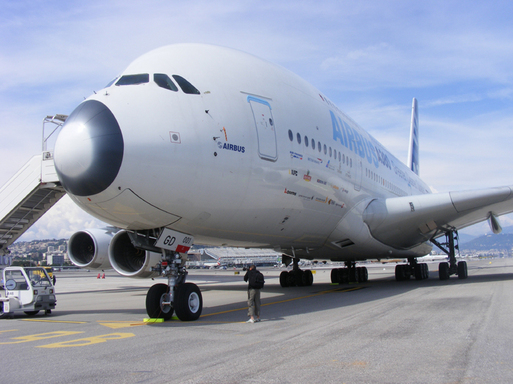 L’airbus A380 atterrit à Nice Côte d’Azur