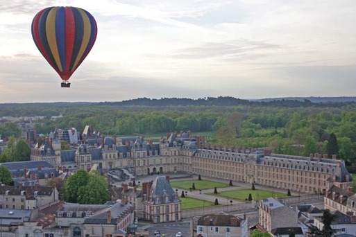 Le ballon au-dessus du château de Fontainebleau