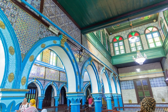 La synagogue de la Ghriba, à Djerba, accueillera de nouveaux des pèlerins de l’étranger, du 30 avril au 6 mai 2026, une réouverture progressive après l’attentat de 2023. @depositphotos/Hackman