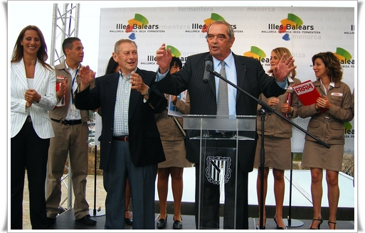Georges Colson raconte, avec à ses côtés Rafael Nadal (mais oui) qui fut pendant 50 ans le responsable Fram à Palma. A gche, Susanna Sciacovelli, directrice d'Ibatur Georges Colson raconte, avec à ses côtés Rafael Nadal (mais oui) qui fut pendant 50 ans le responsable Fram à Palma. A gche, Susanna Sciacovelli, directrice d'Ibatur