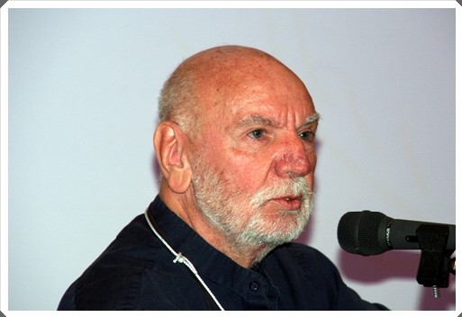 ''... A force de réfléchir et de s'exprimer en ordre dispersé, les responsables du Tourisme ont abouti à être quasiment inaudibles sur les grands sujets.'' ''... A force de réfléchir et de s'exprimer en ordre dispersé, les responsables du Tourisme ont abouti à être quasiment inaudibles sur les grands sujets.''