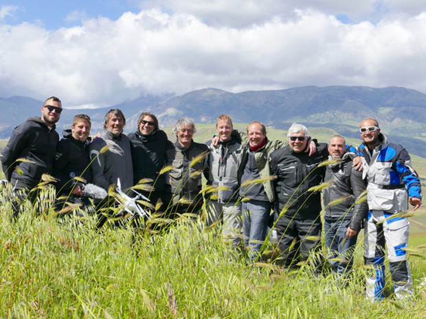 Le groupe Les Motards du Tourisme - 6ème édition de gauche à droite : Fabien DA LUZ (TourMaG.com), Fred ARFI (TourMaGProd), Emmanuel HARDY (Routes et Motards), Igor FEDELE (Mediterranea Trekking), Gwendal SALAUN (Moto Journal), Damien BERTRAND (Le Repaire des Motards), Olivier CAILLAUD (Oliver Trips), Jean-Marc ROZE (Les Entreprises du Voyage), Fabrice MALLET (RSX Design), Thomas MALVEYAS (Routes et Mtards) DR : TM