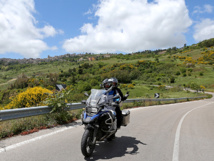 Thomas et Fred sur la route SS120 en direction de Caltavuturo. DR : G.S