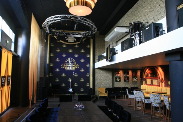 6 salles privatives de Karaoké pouvant accueillir de 4 à 25 personnes - Photo Singing Studio 6 salles privatives de Karaoké pouvant accueillir de 4 à 25 personnes - Photo Singing Studio