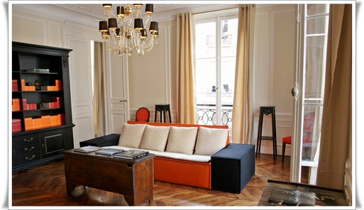 L’inauguration de la première boutique à Paris, la Résidence du 1, Place Boieldieu dans le 2ème Arrondissement (face à l’opéra comique), L’inauguration de la première boutique à Paris, la Résidence du 1, Place Boieldieu dans le 2ème Arrondissement (face à l’opéra comique),