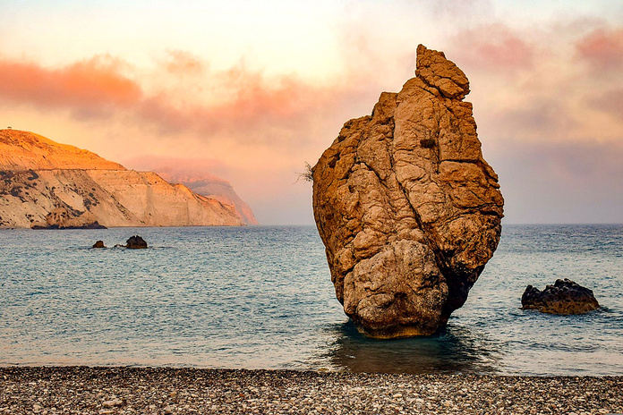 Roundtrip Chypre sans frontières : le rocher d'Aphrodite, étape mythologique du circuit © Creative Tours Cyprus