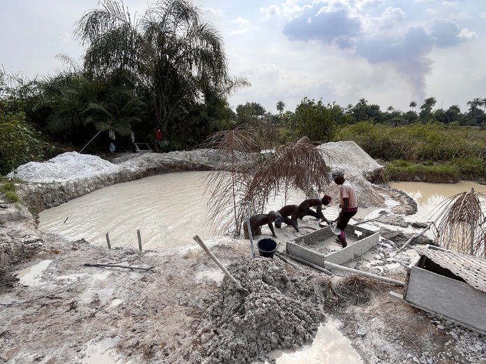 Chercheurs de diamants à Sembehun, près de Bo, en Sierra Leone. - Photo PB