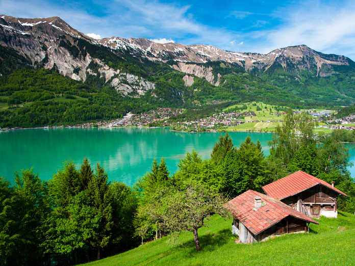 Selon une étude d’Opodo, 34 % des voyageurs privilégieraient cet été des vacances nature autour des lacs et des montagnes.     DepositPhotos.com/peterwey