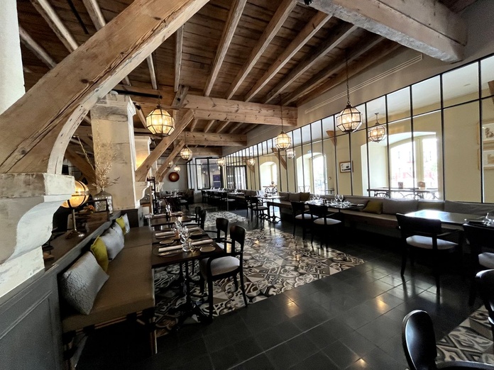 "La distillerie" abrite une brasserie à l'offre culinaire travaillée. Photo : Paula Boyer. "La distillerie" abrite une brasserie à l'offre culinaire travaillée. Photo : Paula Boyer.