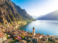 Lac de Garde © Shutterstock Lac de Garde © Shutterstock