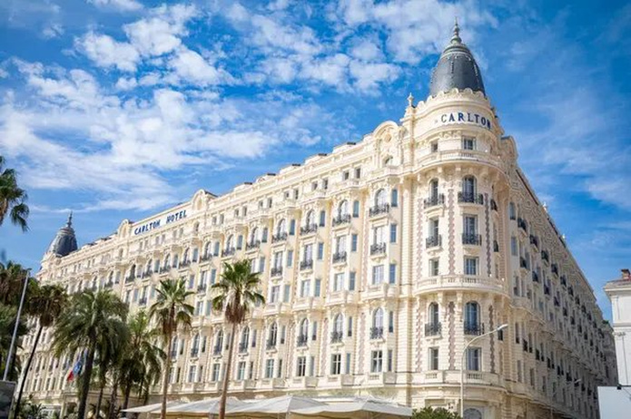 L'hôtellerie française confirme sa progression en avril, portée par Paris et la Côte d'Azur, Depositphotos.com,  Photo by AndySoloman