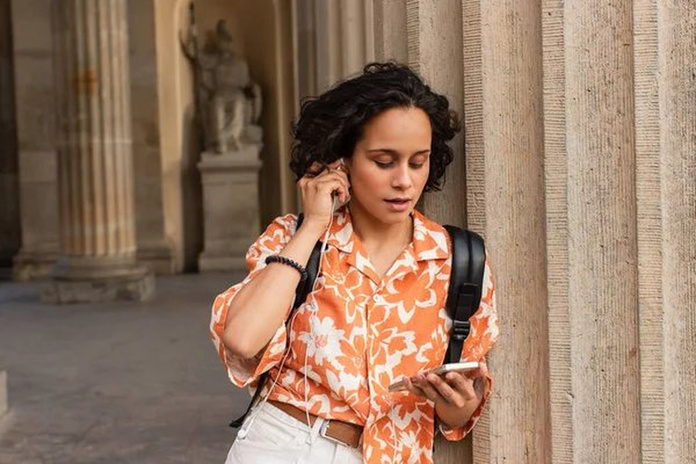 Audioguides : Ryo repense son application pour conquérir de nouveaux marchés - Depositphotos.Com