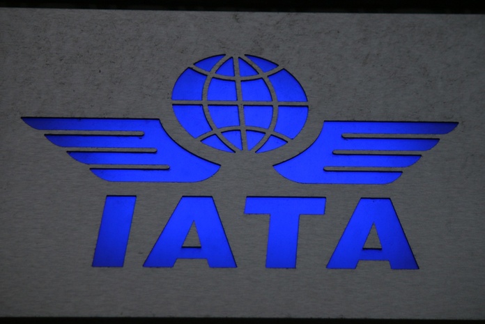 Selon IATA, il n’y aura pas de pénurie de kérosène, mais des prix élevés jusqu’à la fin de l’année, voire plus. @depositphotos/360ber