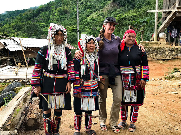 Une rencontre avec la communauté Akha lors d'un séjour de randonnée dans les montagnes de Chiang Mai, Thaïlande, une Expérience Signature Easia Travel.  © Easia Travel