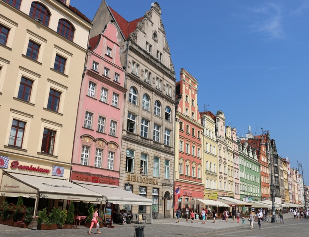 Si toutes les cités polonaises sont bâties autour de leur rynek (place centrale), encadrée d’immeubles baroque et renaissance, la place de Wroclaw joue ici les premiers rôles - DR : J.-F.R.