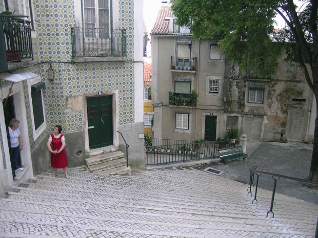 Lisbonne se prête à la balade pédestre, l’occasion de plonger dans une ville populaire, une fille de l’océan… avec quelques accents méditerranéens - DR : J.-F.R.