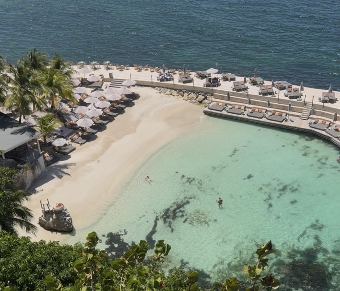 La plage de l'hôtel La Toubana, seul cinq étoiles de la Guadeloupe - Photo : LG