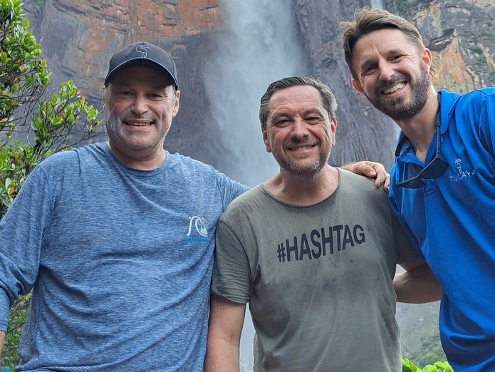 Frédéric Sallio et Hervé Baudier, les cofondateurs de Tucaya Travel et Gael Lejay, directeur commercial.  @tucaya travel