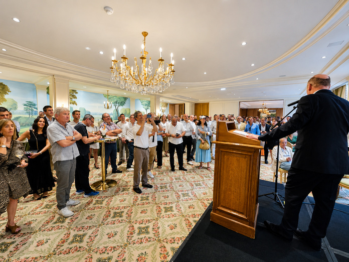Partenaires et fournisseurs à l'occasion du Cocktail de l'été de Selectour - Photo CE