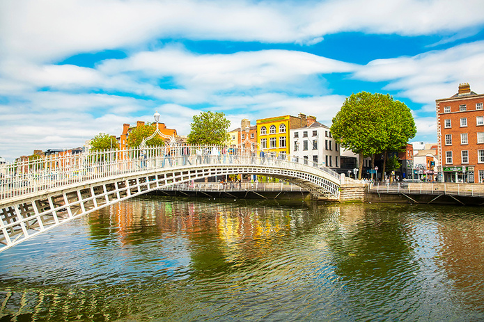 Pont Ha'penny et rivière Liffey © AdobeStock