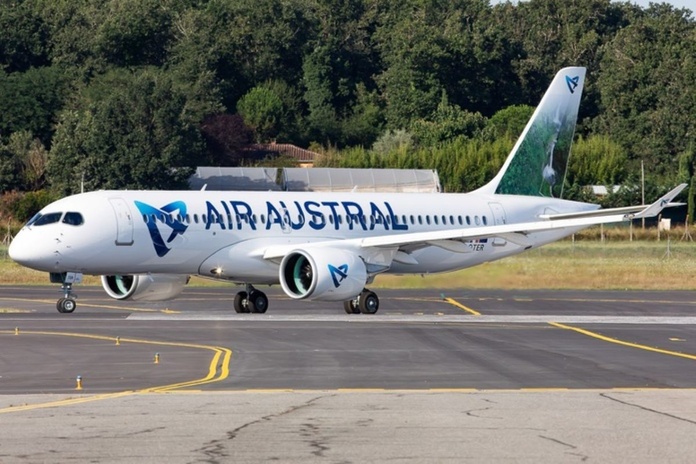 Un A.220 Air Austral . Photo : C.Alloing