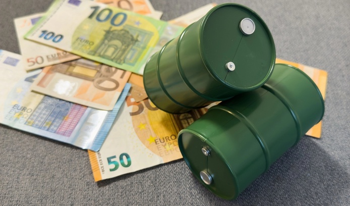 Devises : pourquoi la baisse du pétrole pourrait profiter aux entreprises du tourisme - Depositphotos.com  Auteur sinenkiy