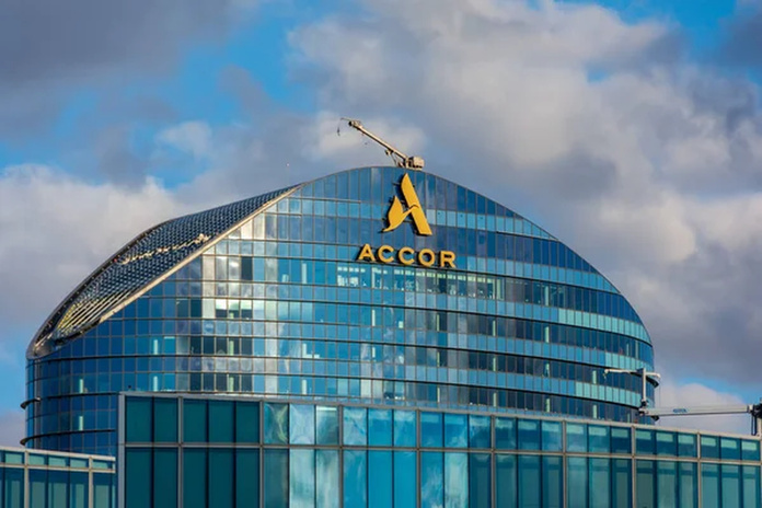 Accor et H World Group étendent leur partenariat aux réservations et à la fidélité Accor et H World Group étendent leur partenariat aux réservations et à la fidélité