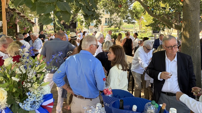 Ambiance (très) chaleureuse, cigales et convivialité au rendez-vous. (crédit JDL)