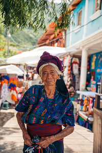 Femme de Santa Catarina Palopo © Terra Guatemala Femme de Santa Catarina Palopo © Terra Guatemala
