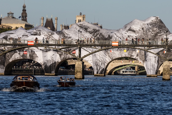 La Caverne du Pont Neuf, installation monumentale de l’artiste JR, a attiré 6,4 millions de visiteurs - Photo : 2026 Atelier JR