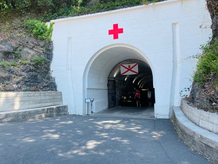 A l'entrée des "Tunnels of war". Un site passionnant.Photo : C.Hardin