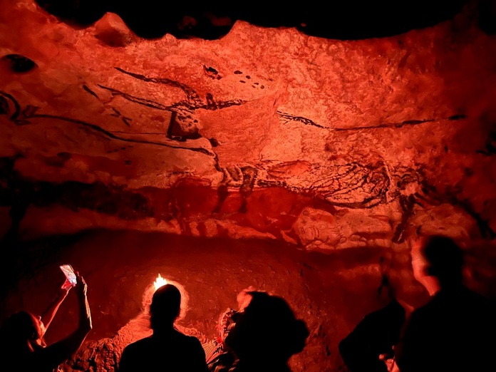Souvent, ceux qui visitent Lascaux II ont la certitude d'avoir vu la "vraie" grotte - Photo : PB Souvent, ceux qui visitent Lascaux II ont la certitude d'avoir vu la "vraie" grotte - Photo : PB