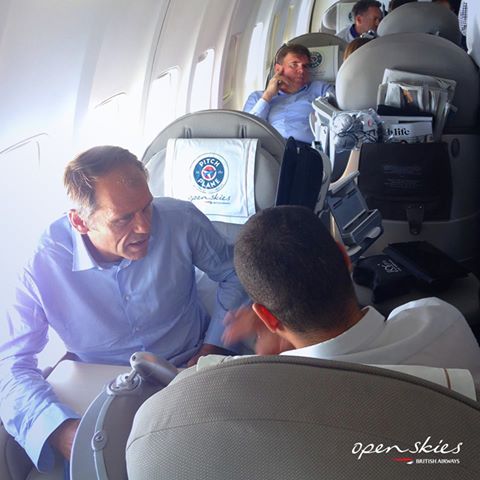 Le "Pitch in the Plane" d'Openskies organisé à bord d'un avion de la compagnie - Photo Openskies Le "Pitch in the Plane" d'Openskies organisé à bord d'un avion de la compagnie - Photo Openskies