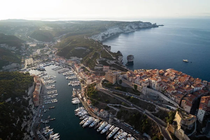 Le Réseau des Grands Sites de France intègre de nouveaux territoires, Bonifacio, Depositphotos.com Le Réseau des Grands Sites de France intègre de nouveaux territoires, Bonifacio, Depositphotos.com