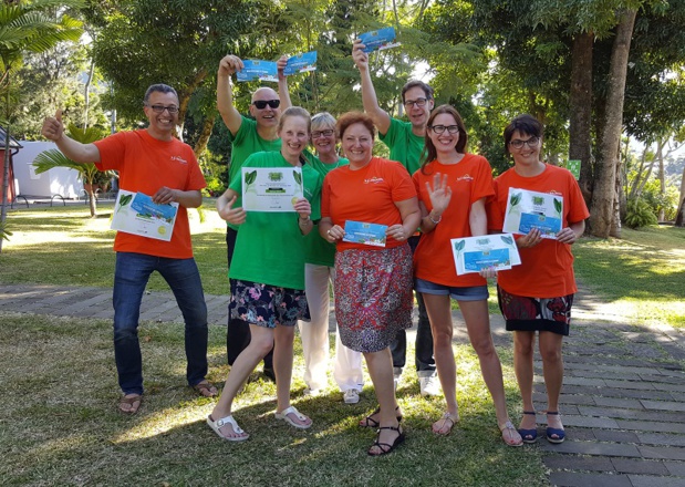 L'équipe française Maïdo (orange) et l'équipe allemande (Manapany) ont chacune remporté le Rallye dans leur catégorie - DR : A.B.