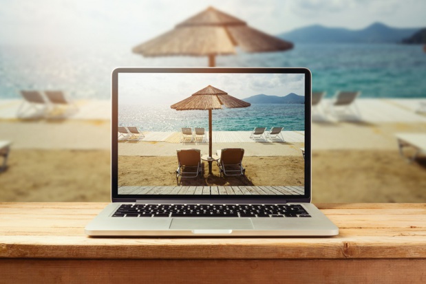 80%	 des Français réservent leurs vacances en ligne - source Toluna pour Webloyalty (c) Fotolia : maglara