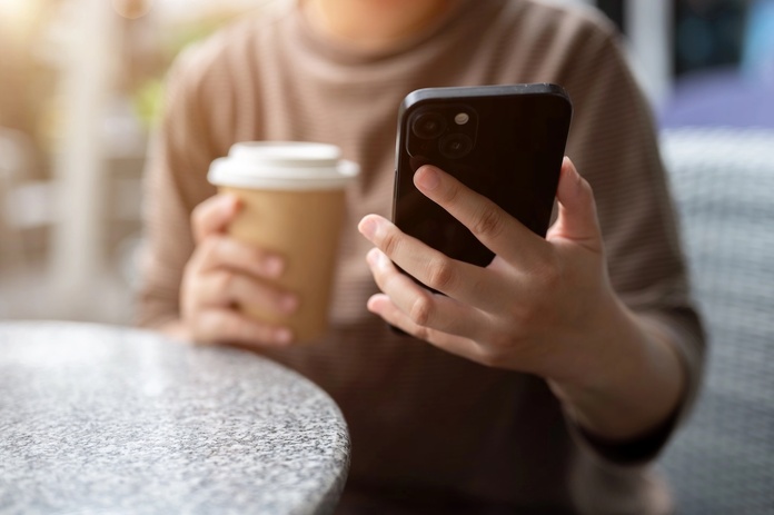 Radisson Hotel Group s’associe à Accenture pour lancer une application de découverte hôtelière sur ChatGPT - Depositphotos.com @BongkarnGraphic