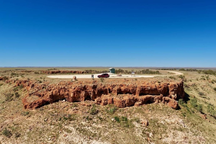 Sur les pistes de l’Outback du Queensland, la route devient une composante à part entière du voyage - Photo : Sébastien Cros / WeTravelAustralia