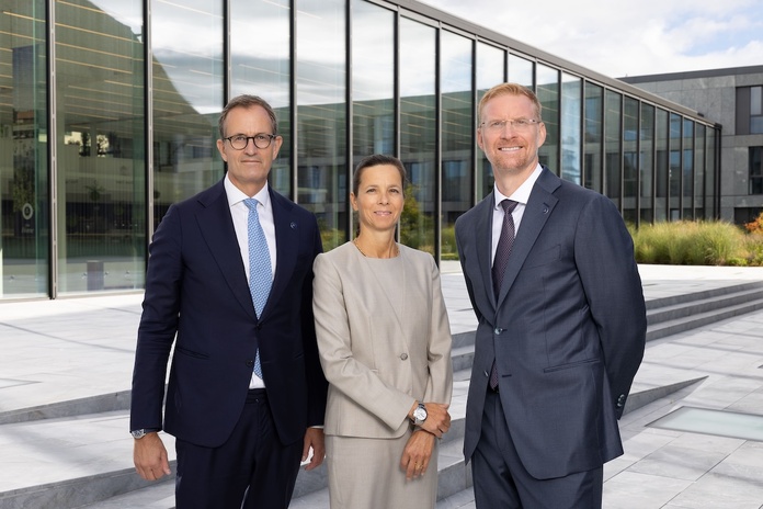 De gauche à droite : Markus Venzin, Carole Ackermann et Achim Schmitt - Photo : EHL 2026