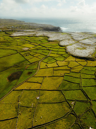 Comté de Clare, Ireland / © Unsplash - Jonathan Borba